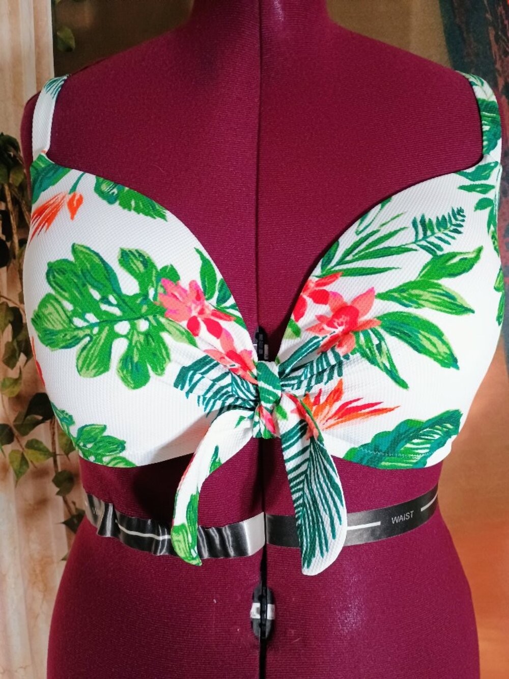 ECU Shade & Shore 36DD White & Green Tropical Floral Underwire Knot Bikini Top